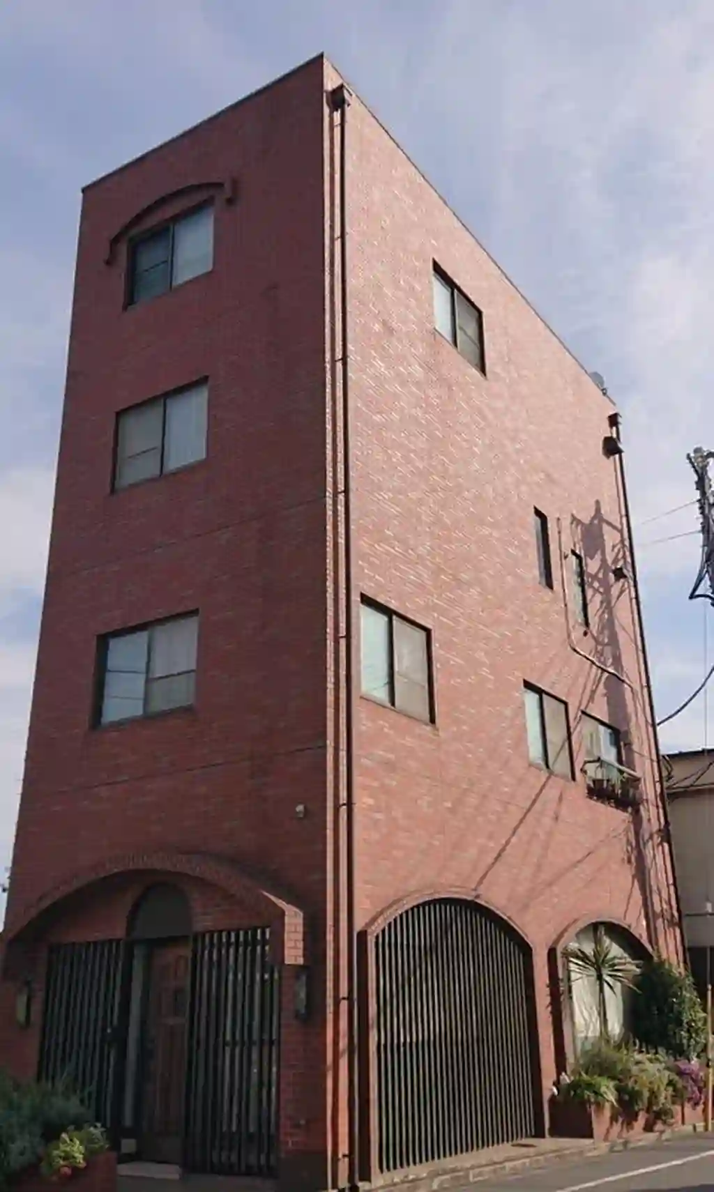 琥珀亭ビル 外観