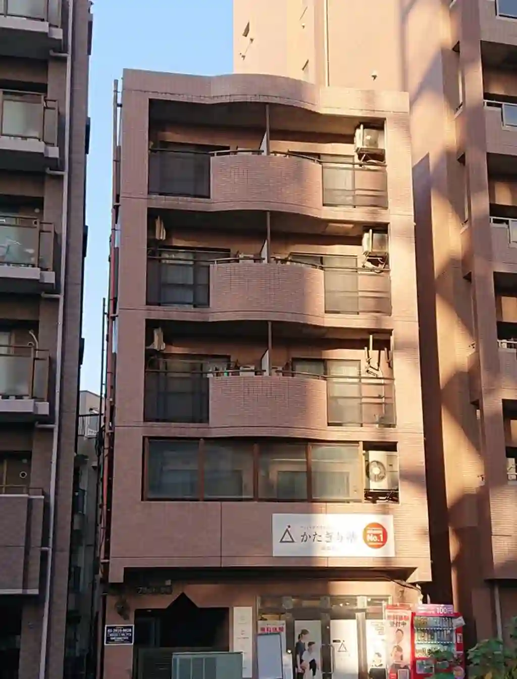 プラット・サキ 外観