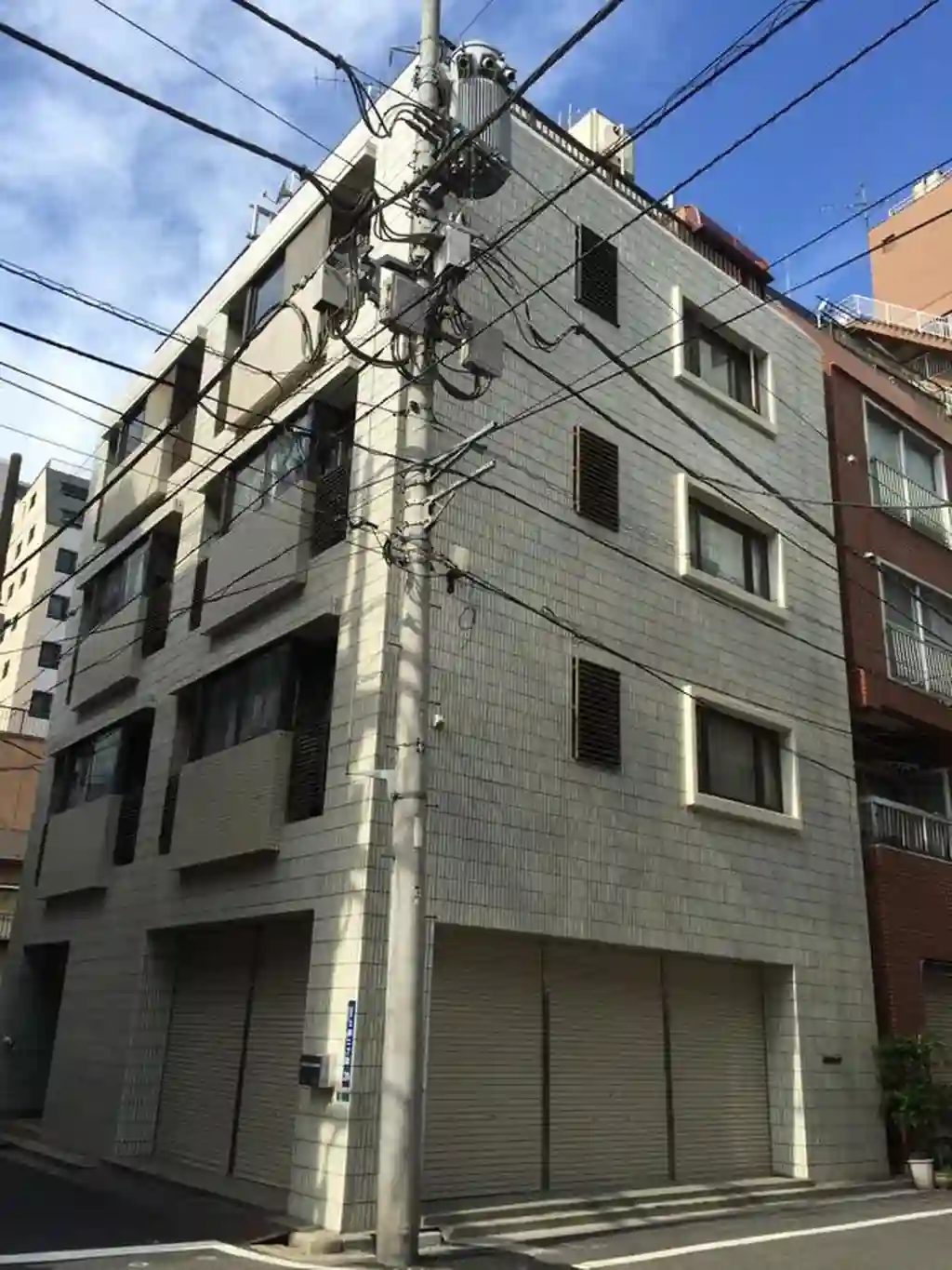 里見アネックス 外観