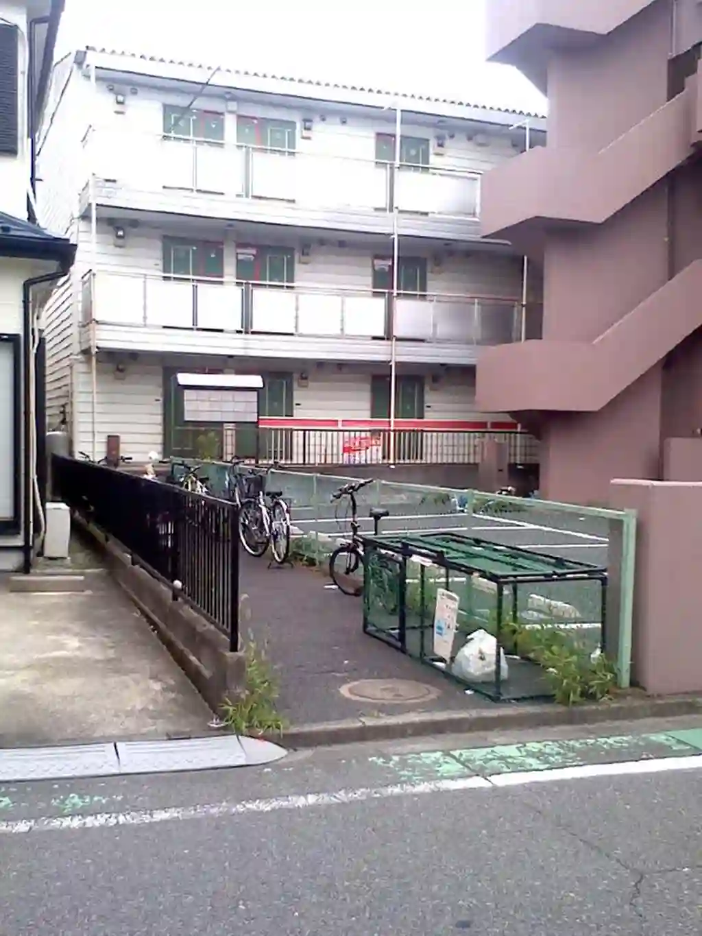 レオパレストマト2 外観