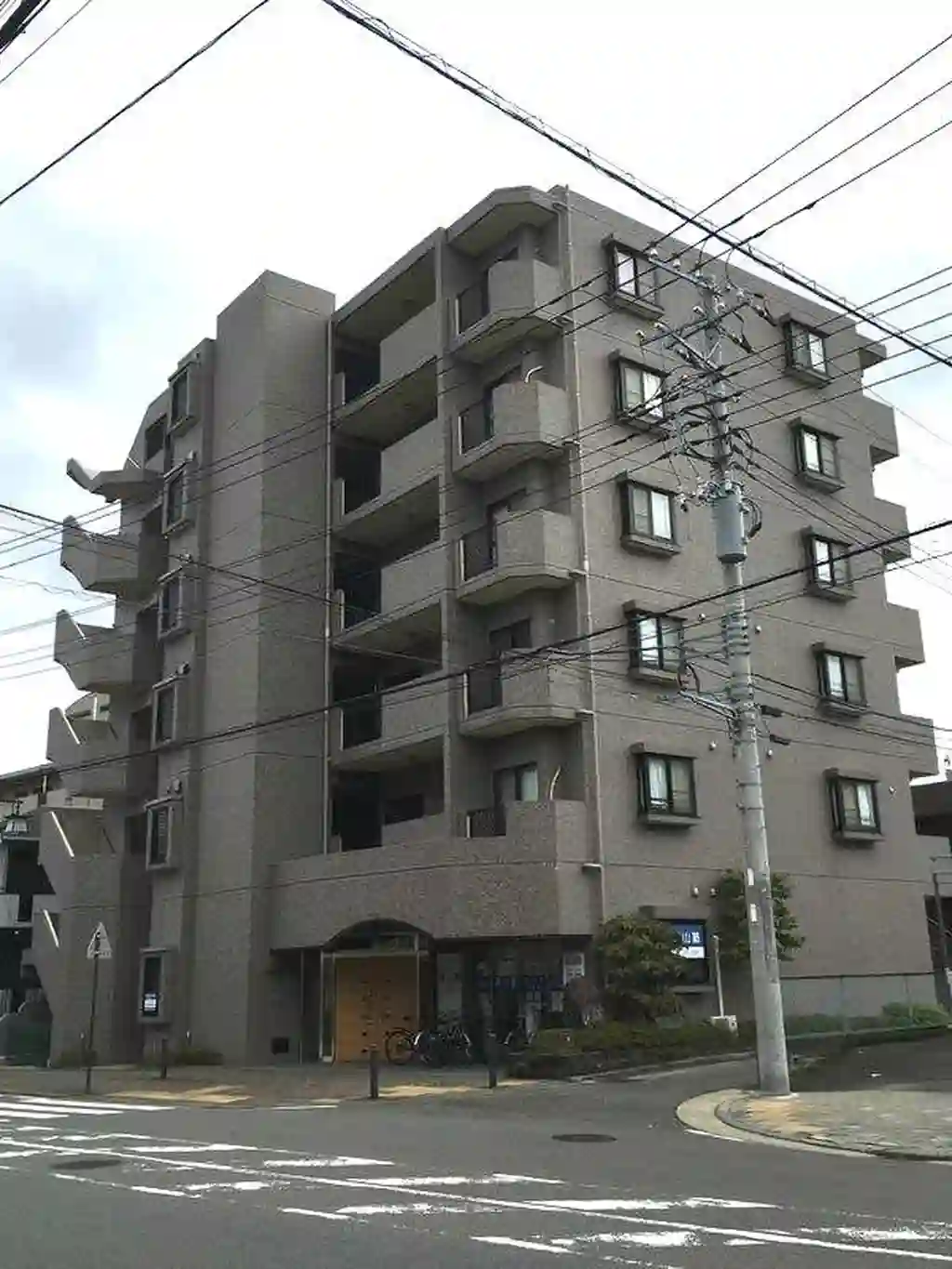 ASSOLATO SEDE 外観