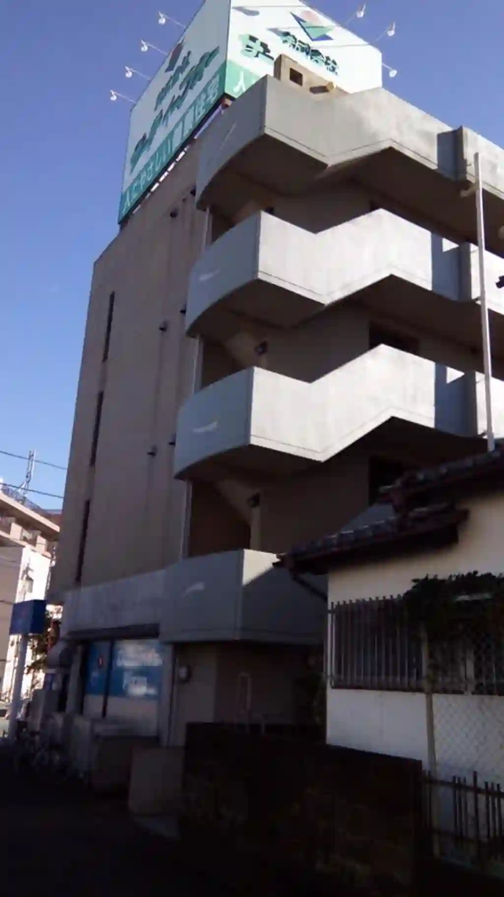 サーティーフォービル 外観