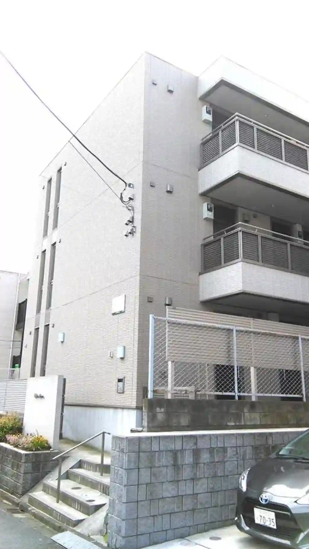 ラフィネ新ゆり 外観