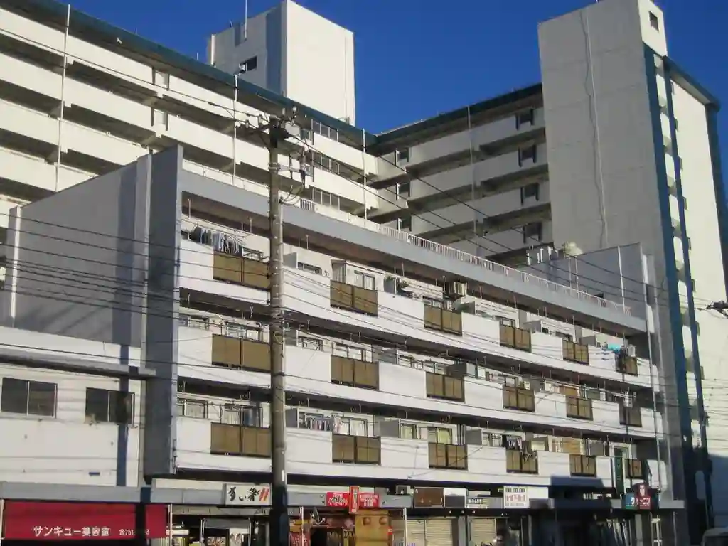 森マート 外観