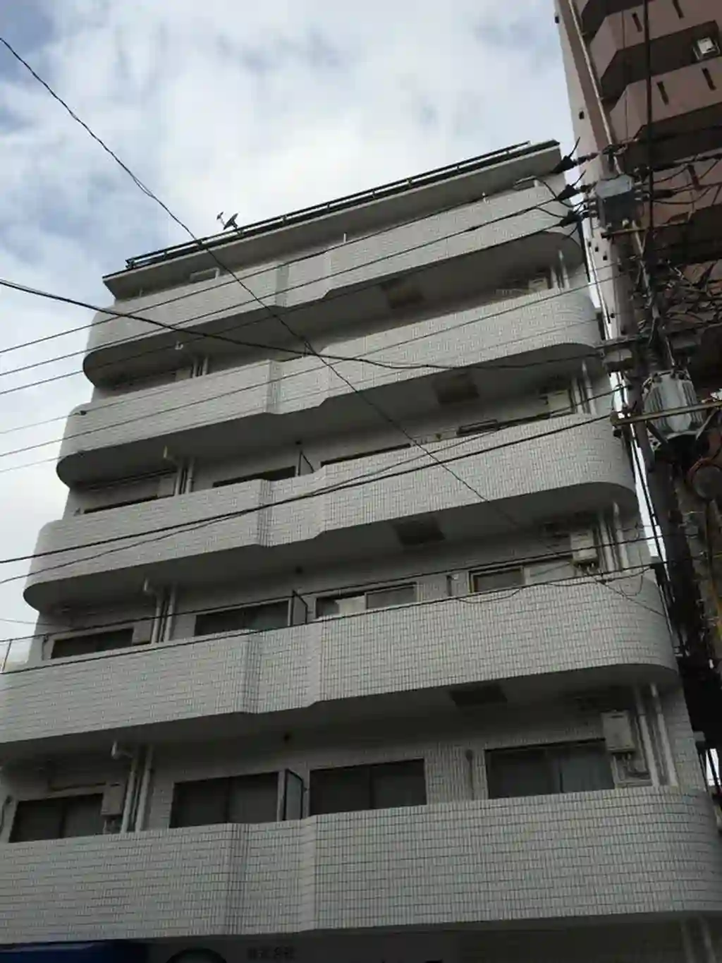 ホワイトアベニュー古谷 外観