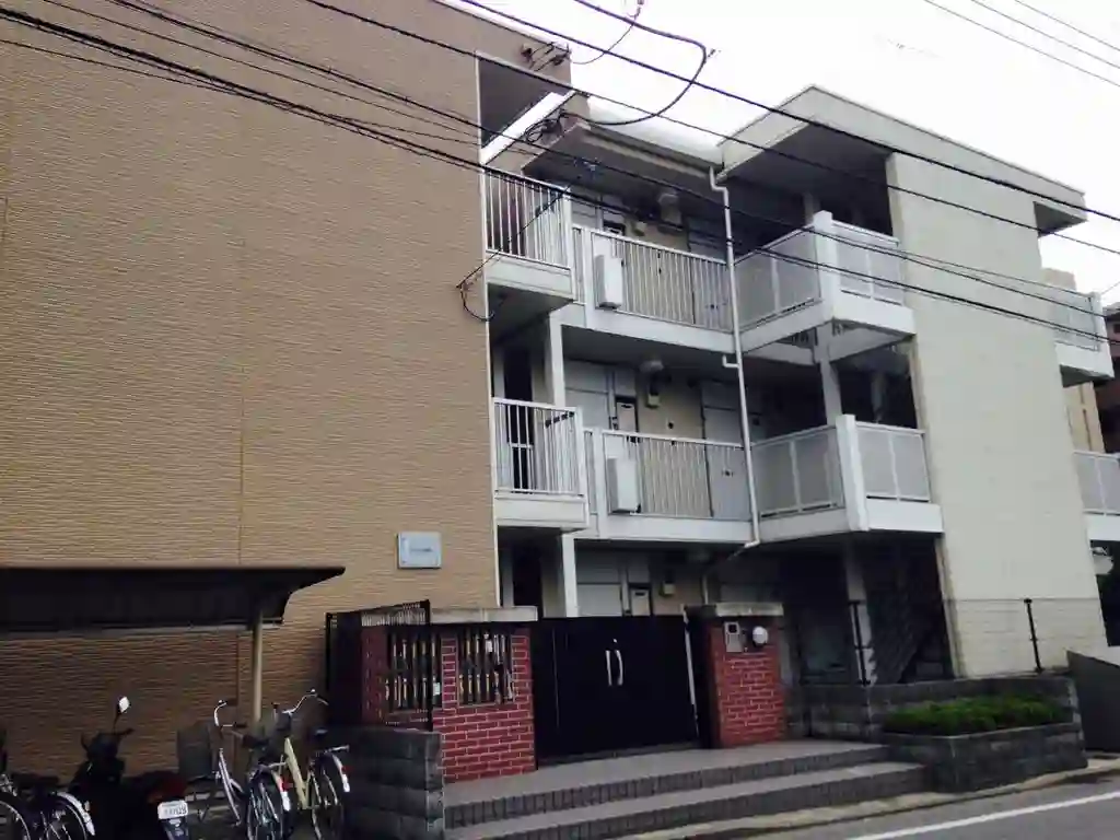 レオパレスリベル中浦和 外観