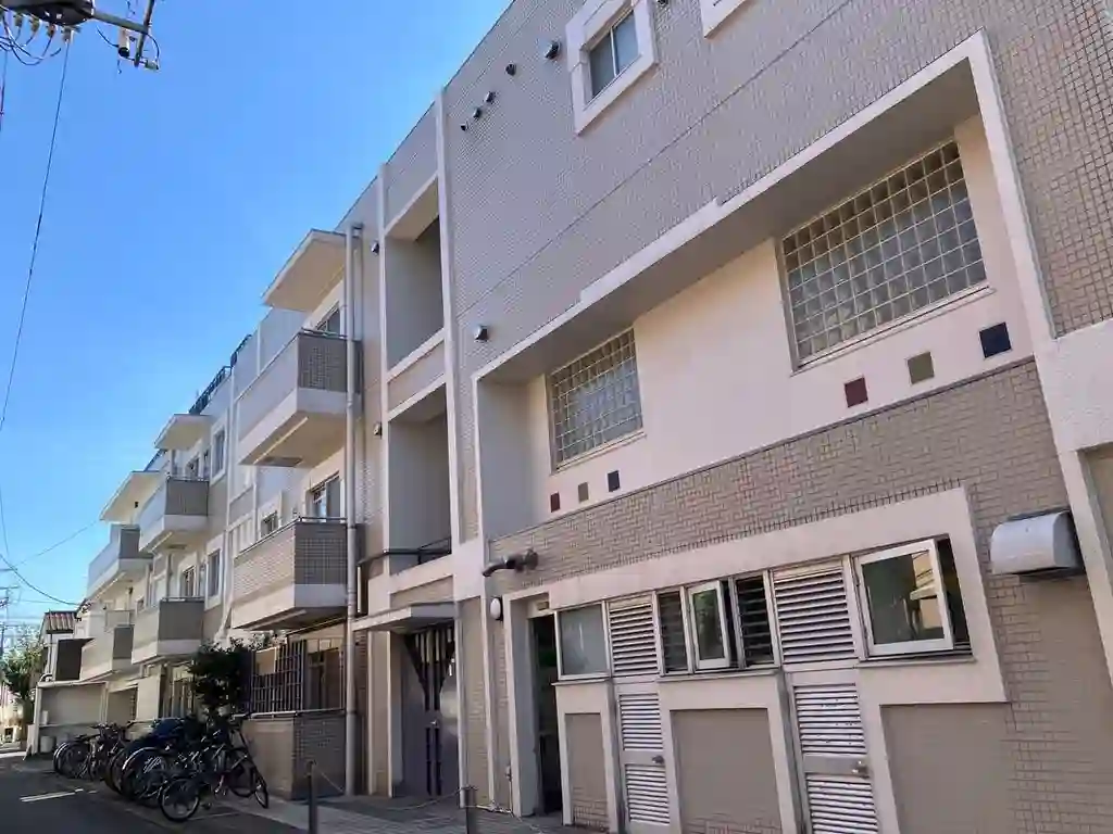 グルックレーベンハラ 外観