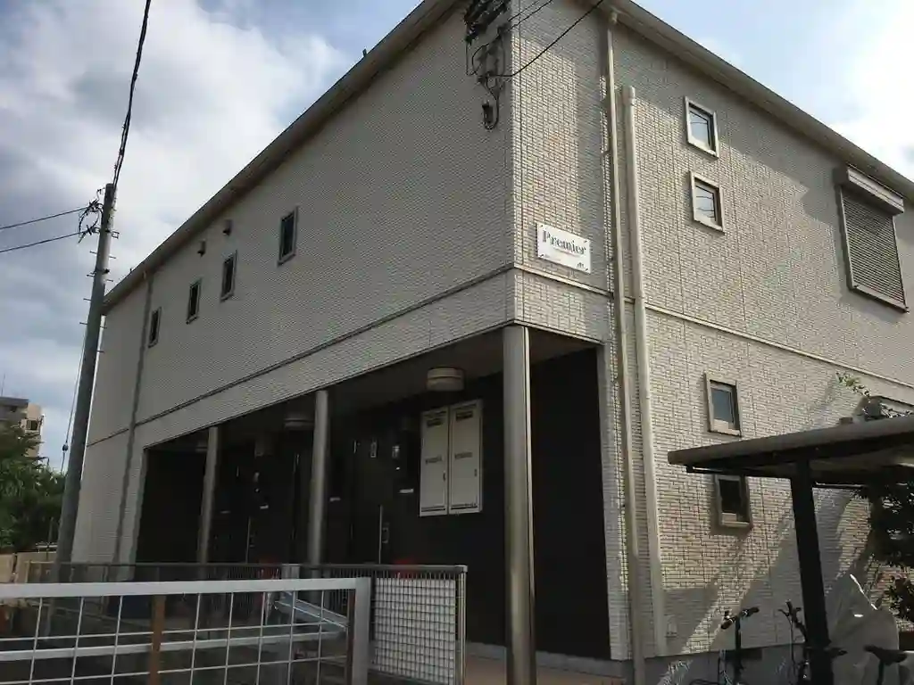 PREMIER 外観