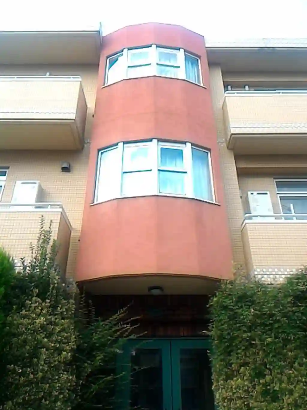 ルームズ 外観