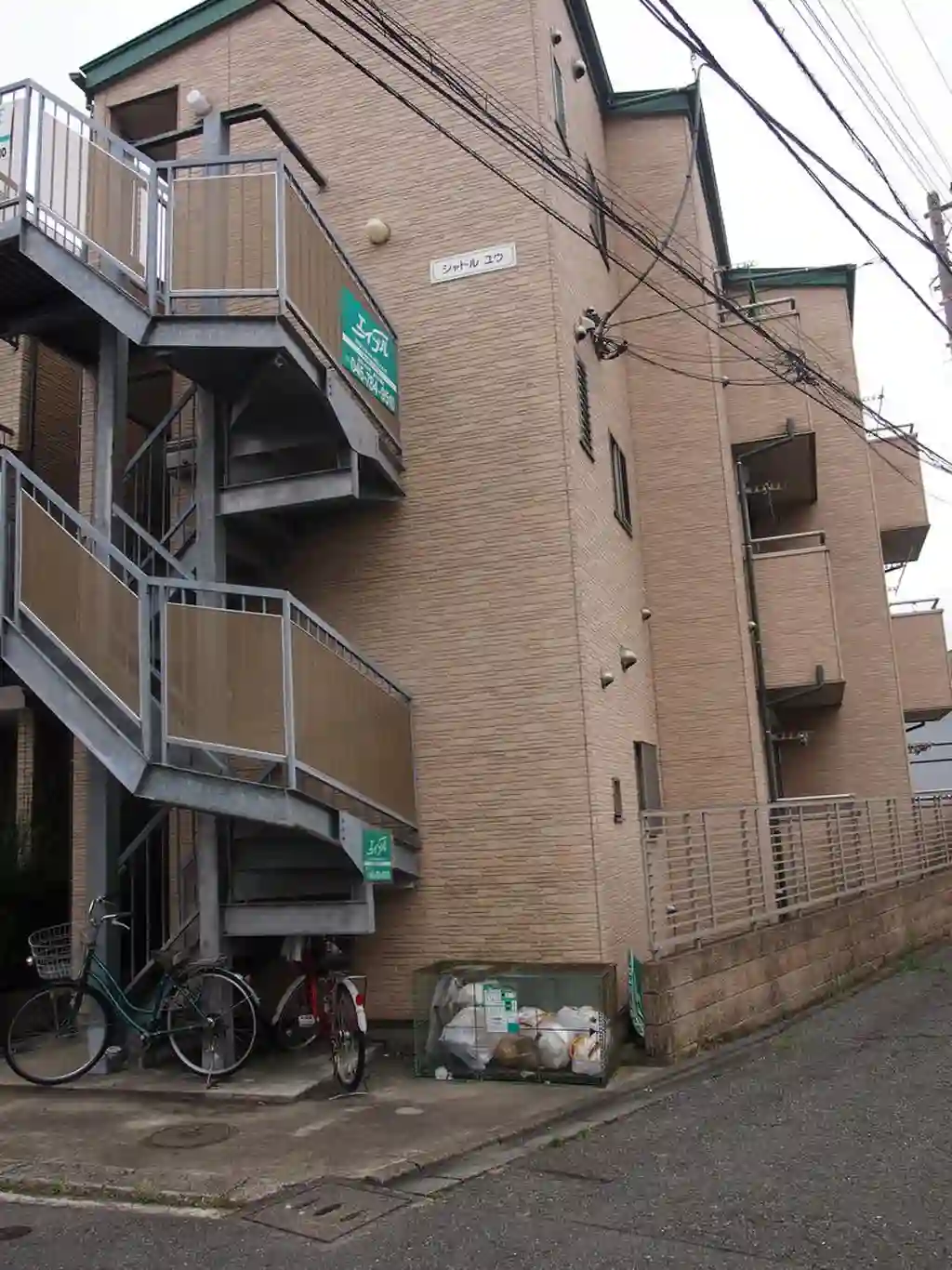 シャトルユウ 外観