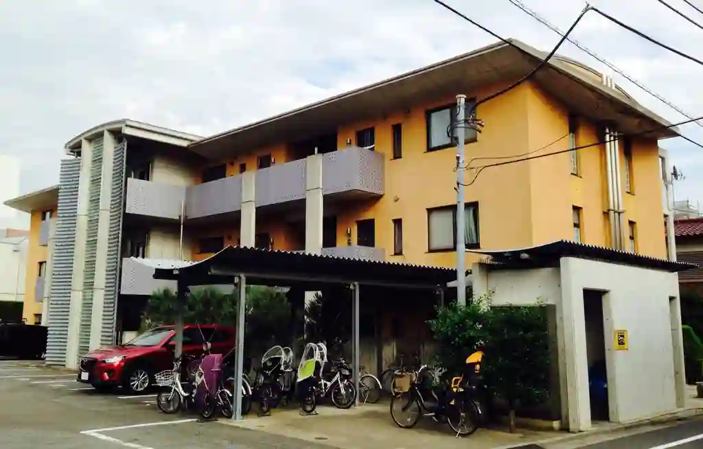 PLATEAU 外観