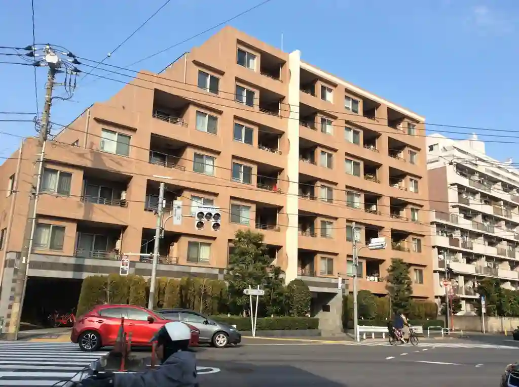 アデニウム学芸大学 外観