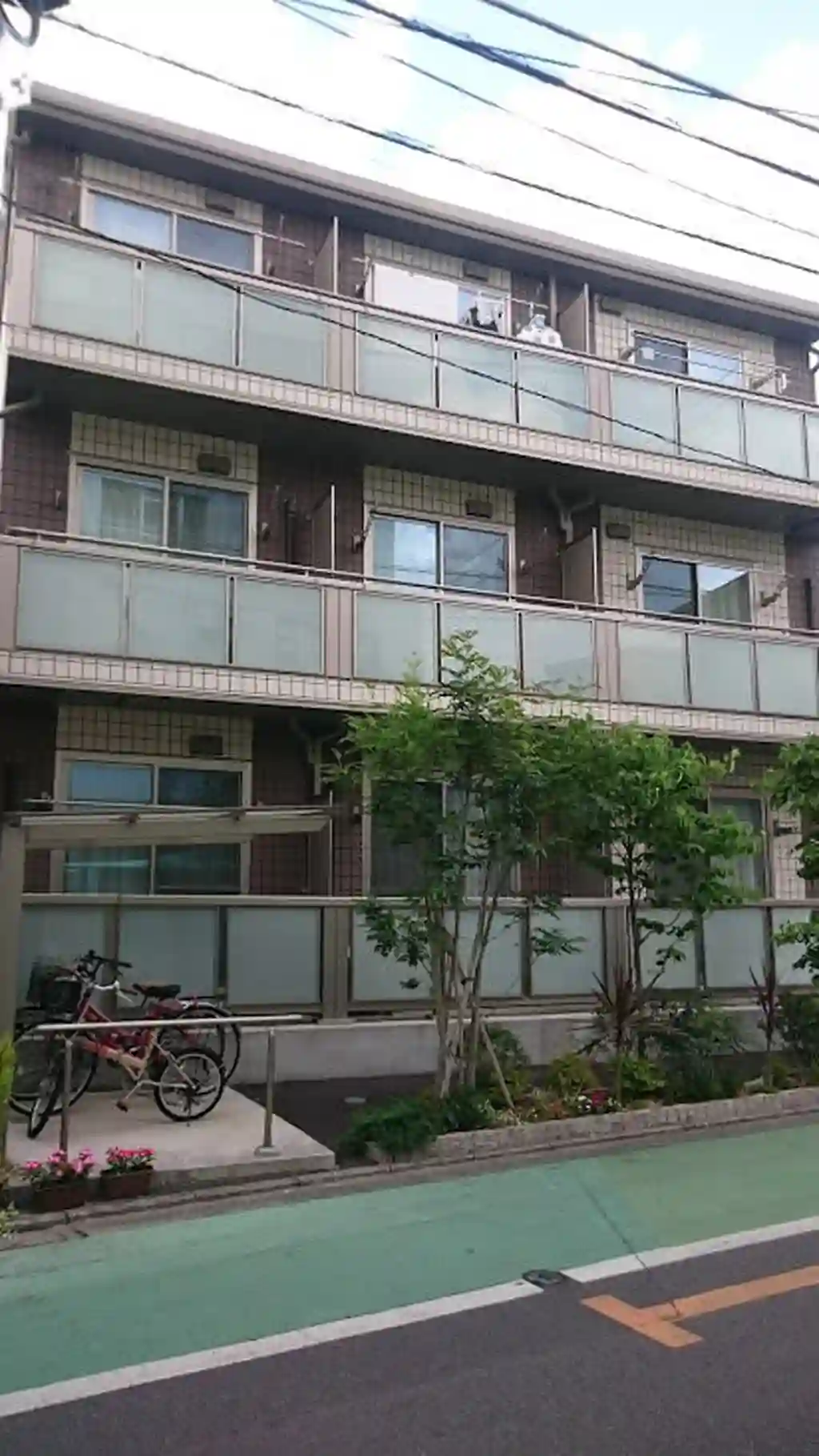 LA TELLE II 外観