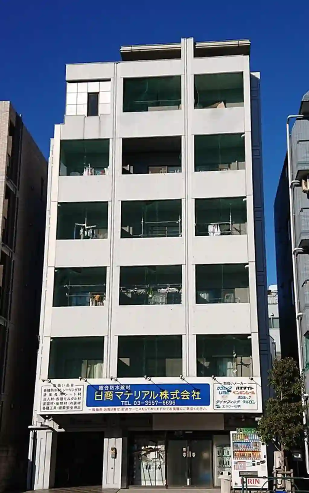 プレイスフォーティー 外観