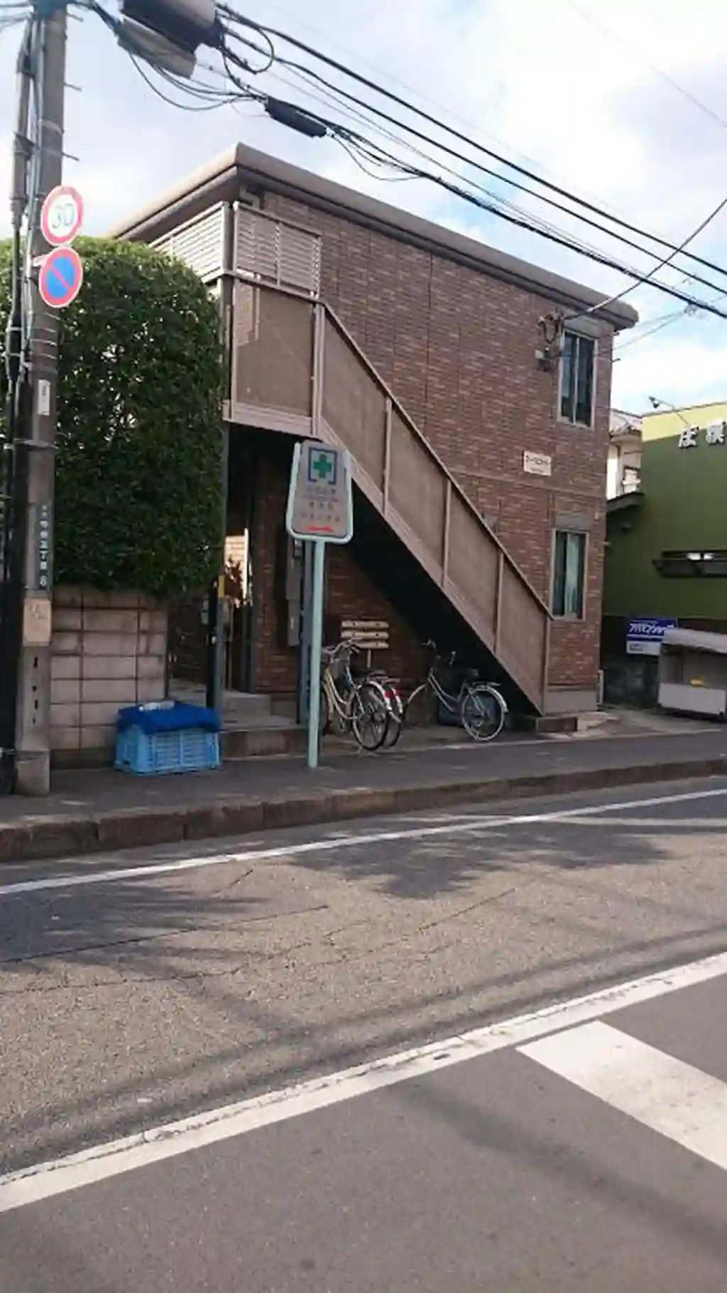 アースコート 外観