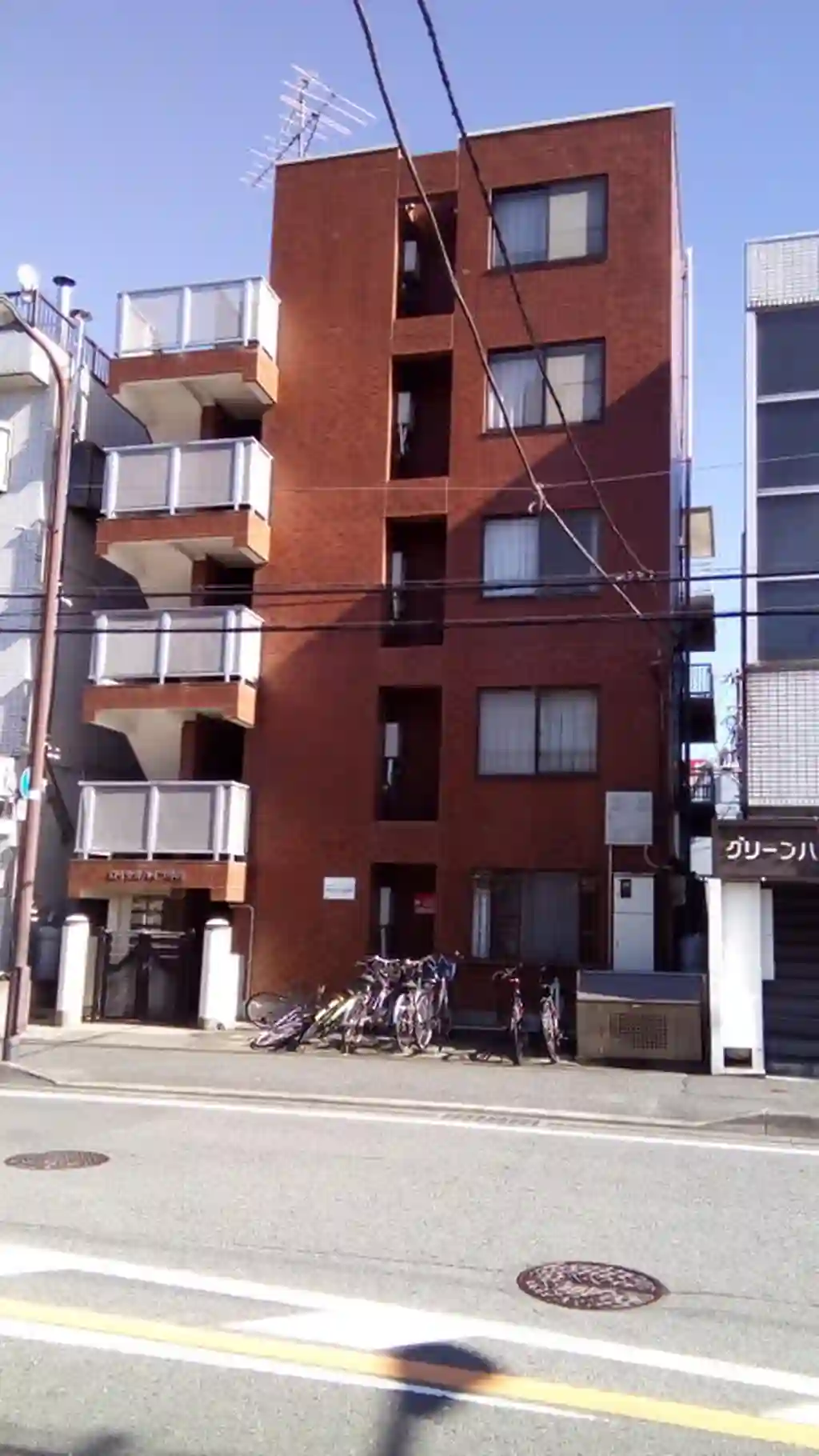 ロイヤルハイツ中川 外観