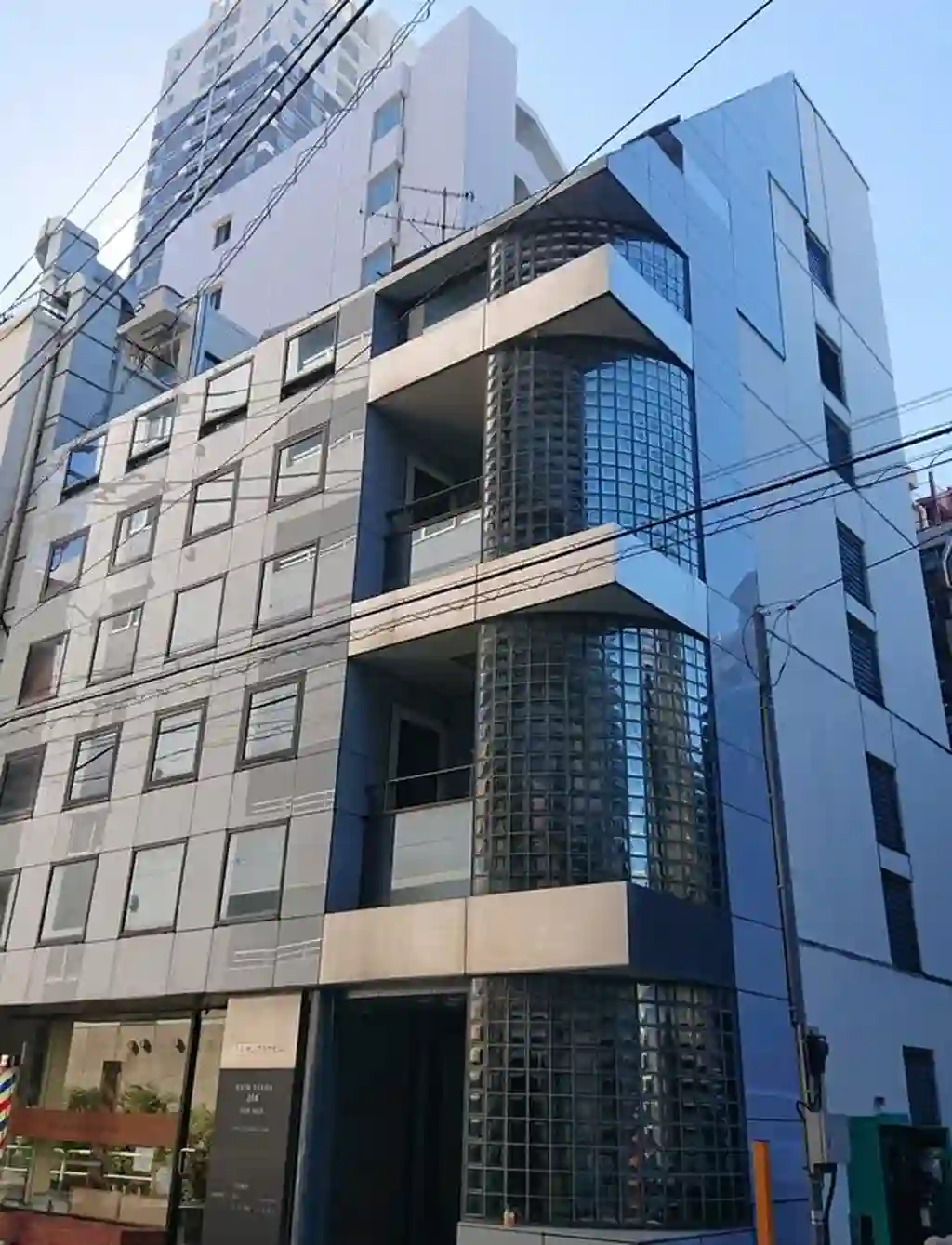 O.S.サンプラザビル 外観