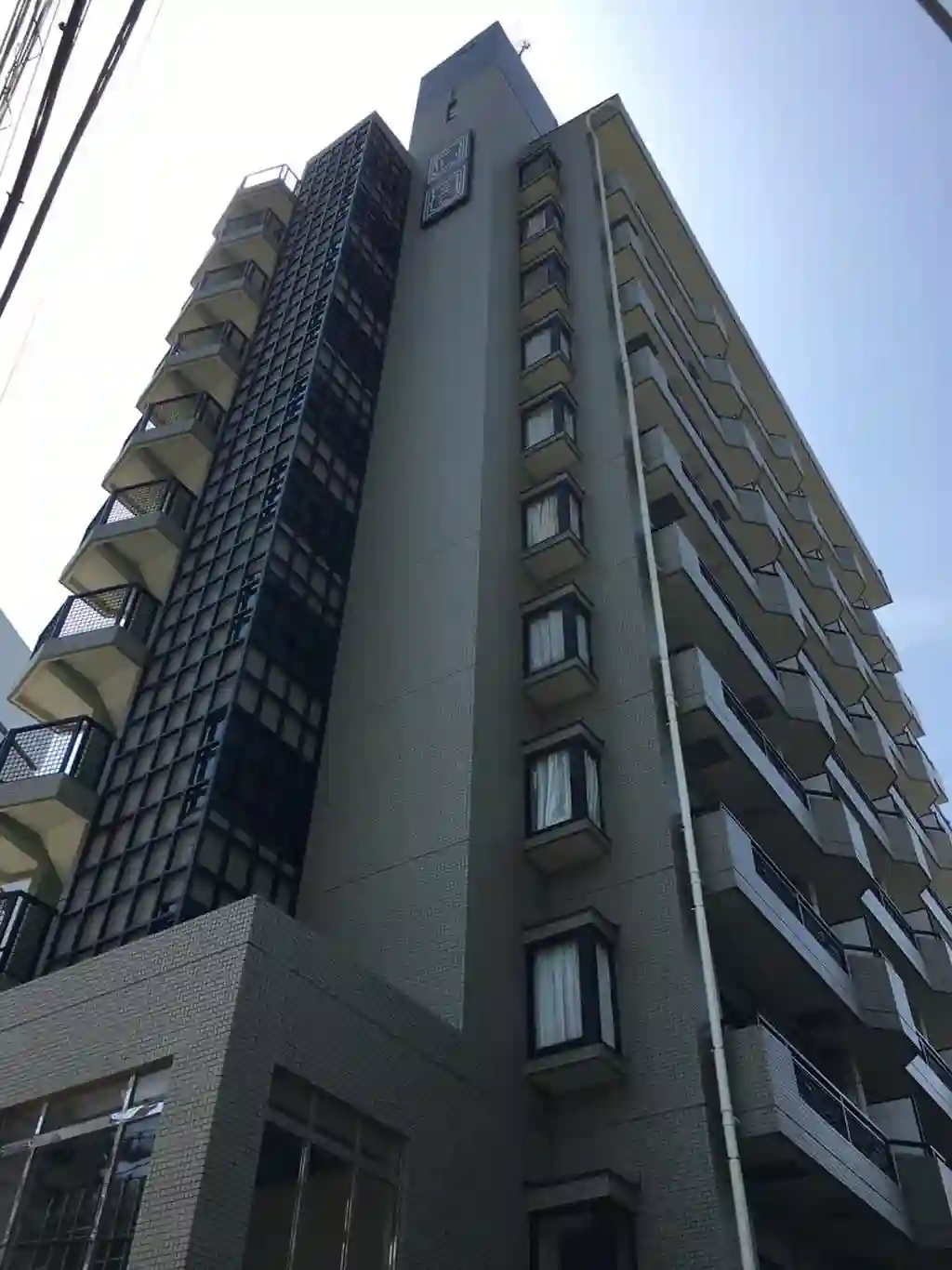 プラザラポール 外観