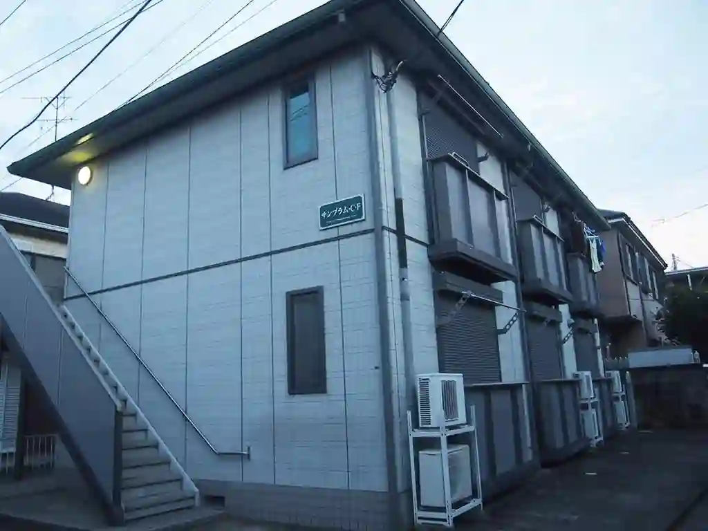 サンプラム・C・F 外観