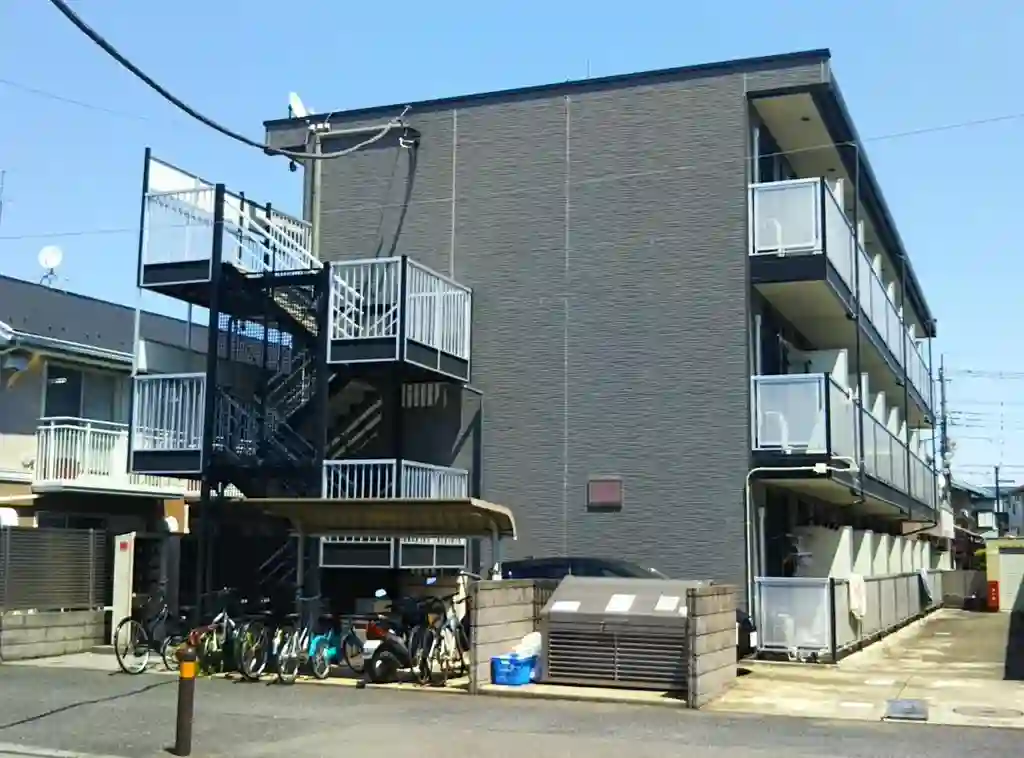 レオパレスアクセス登戸 外観