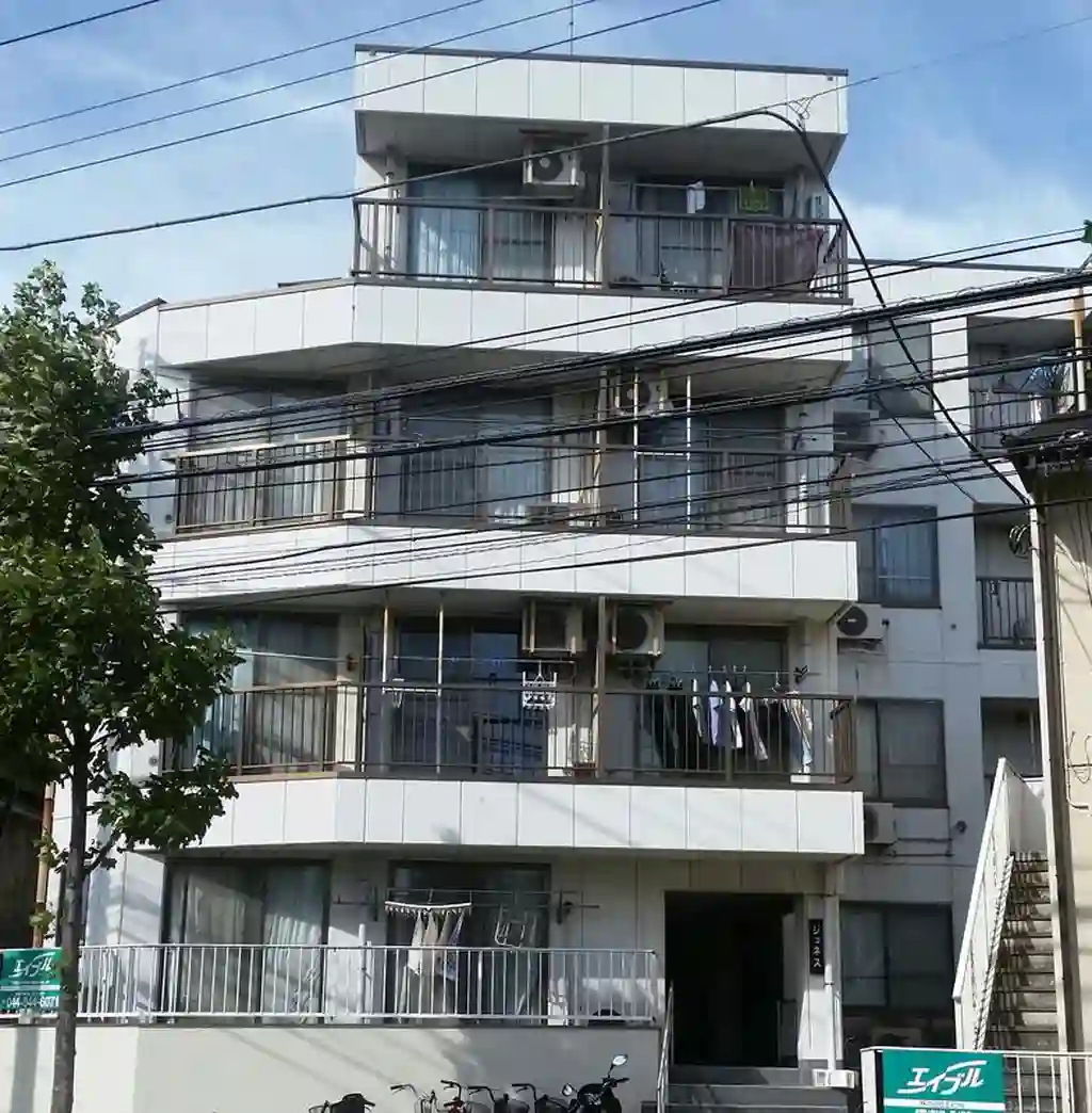 ジュネス 外観