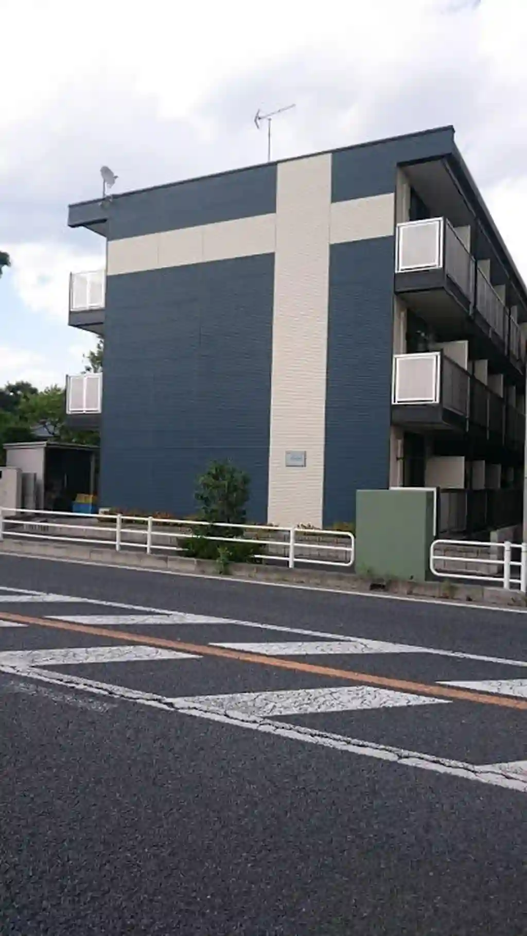レオパレスプレジデントハイツ 外観