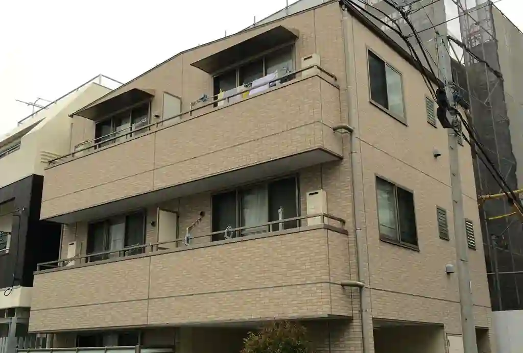 アリウープ学芸大学 外観