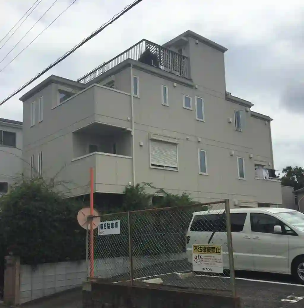 メドライースト 外観