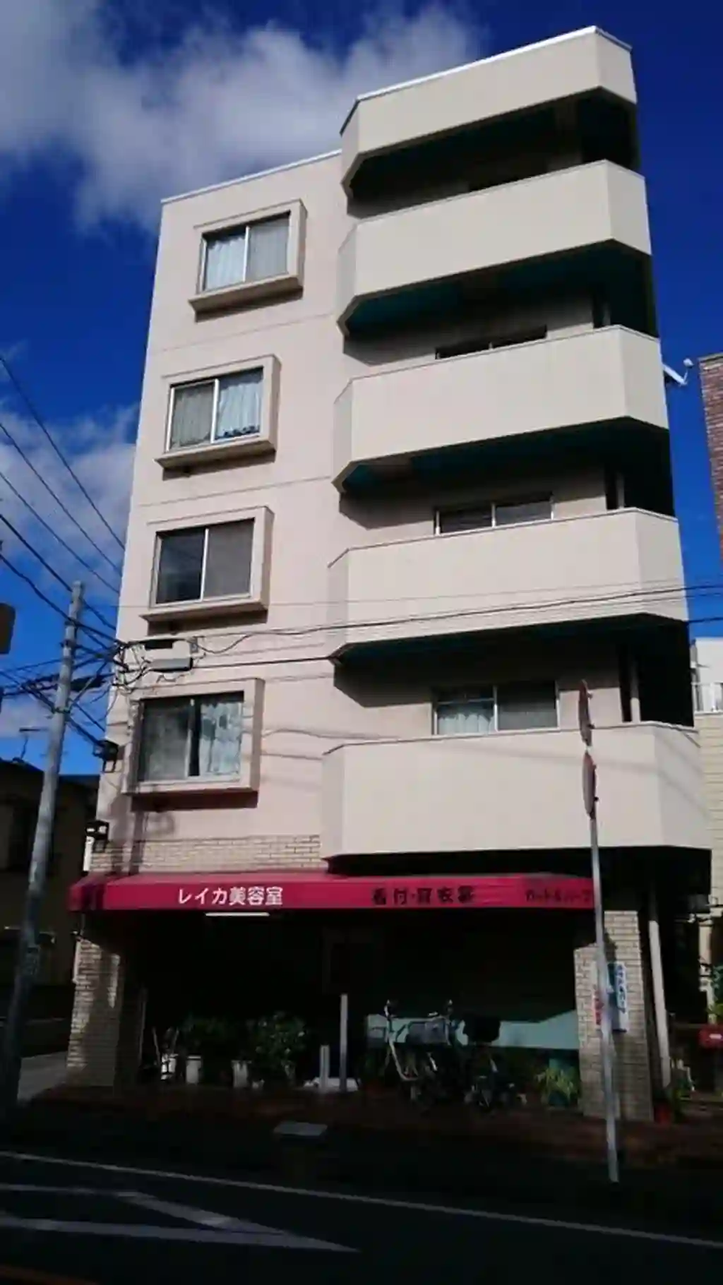 パインプラザ 外観