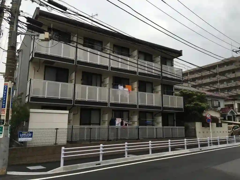 レオパレスクララ3 外観