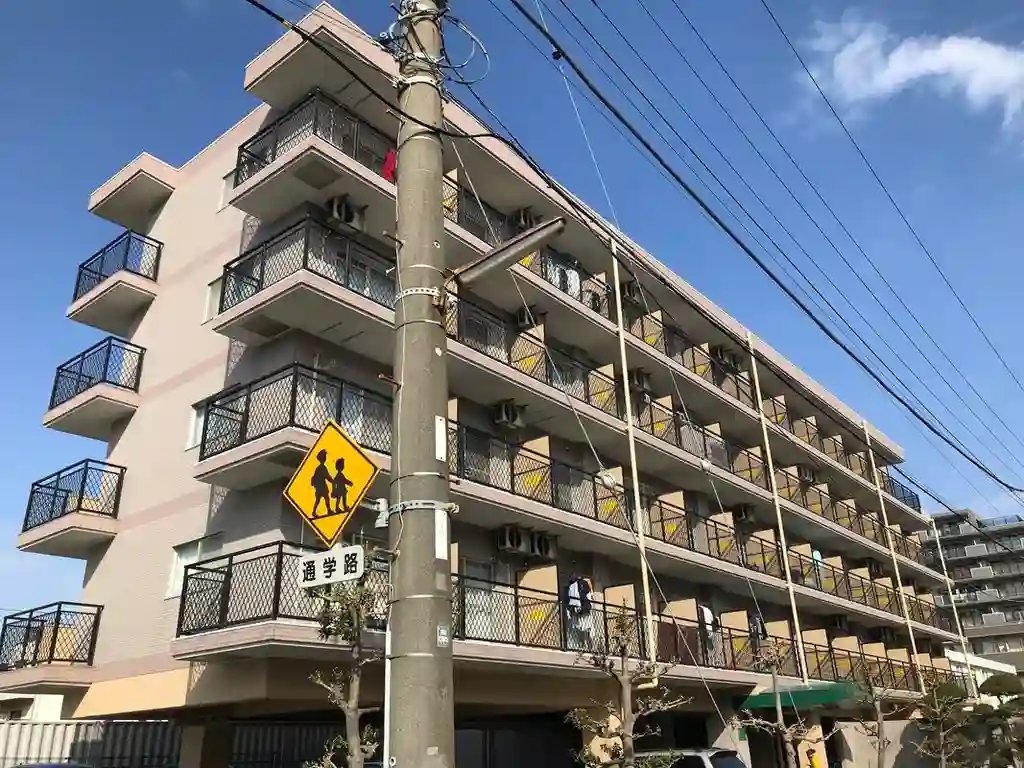 ヤングコート市川 外観