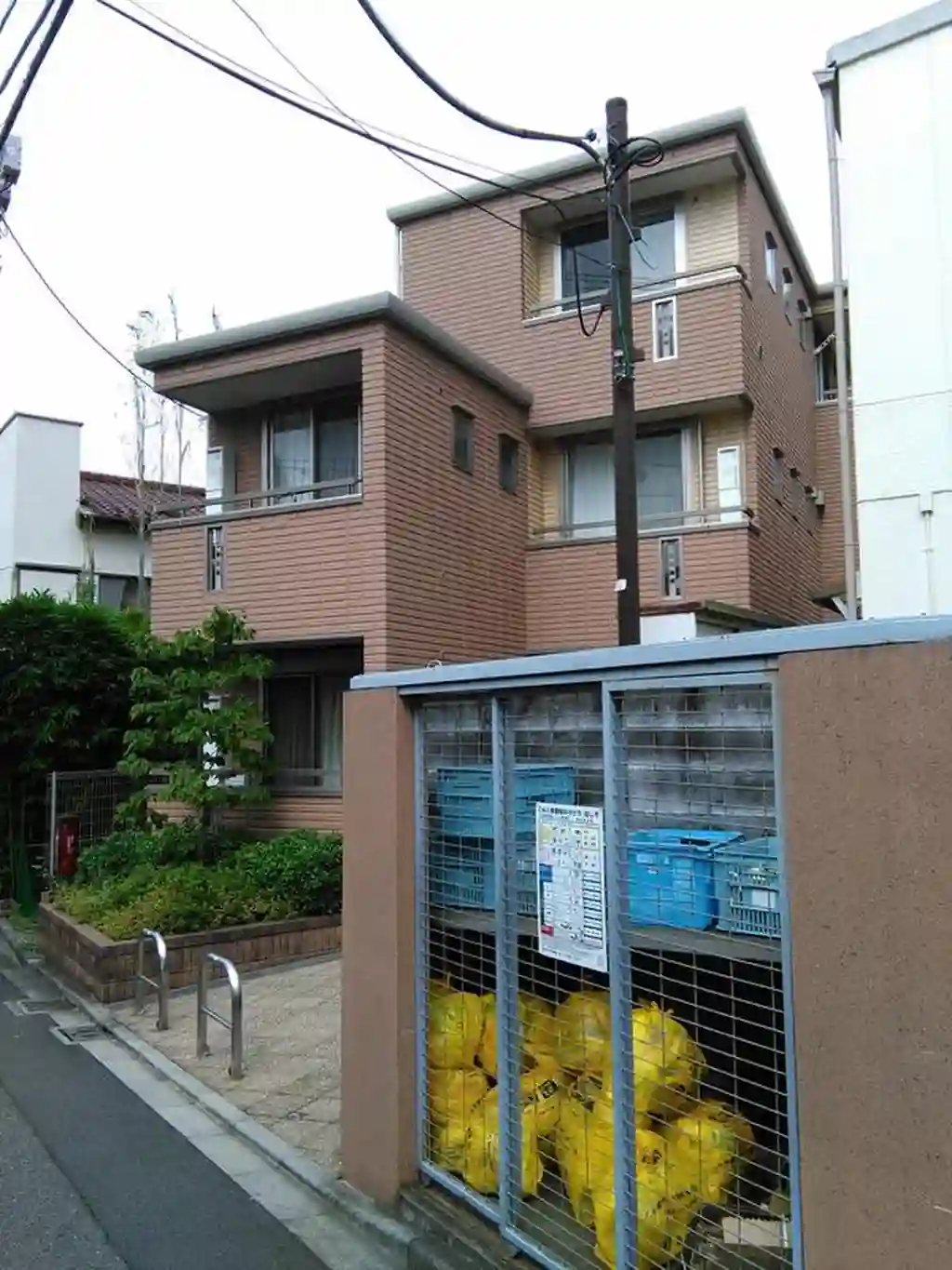 高根サンスター 外観