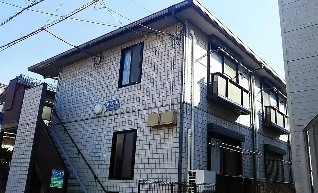 イーストジュネス 外観