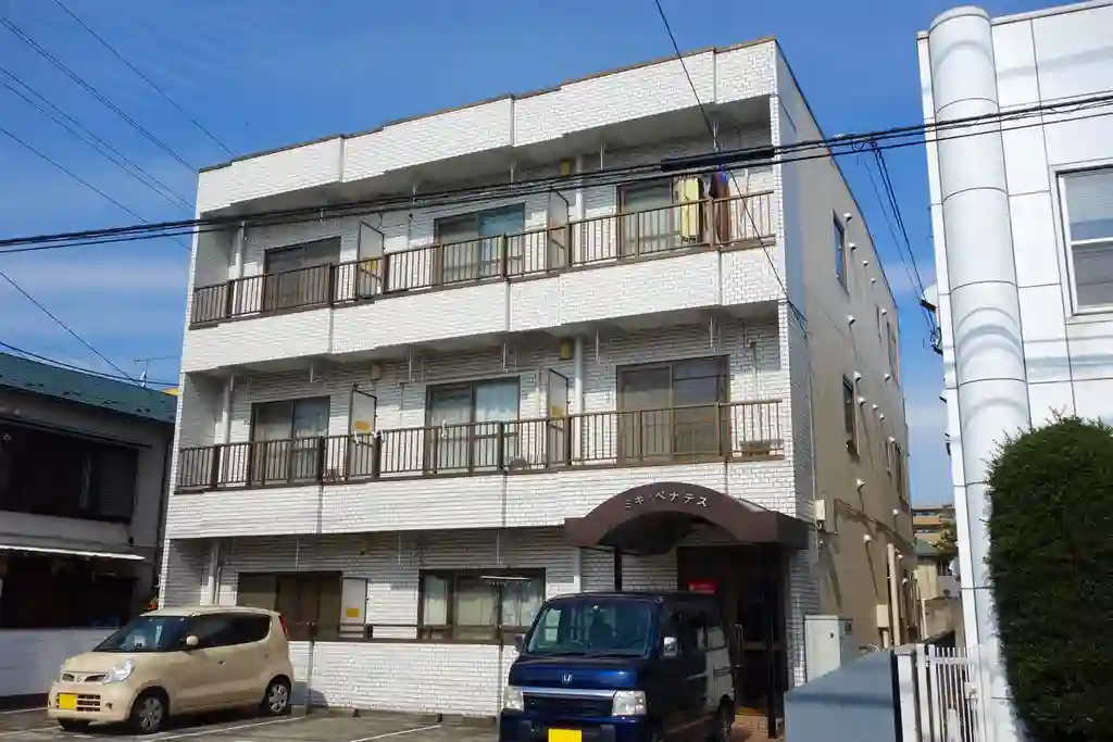 ミキ・ペナテス 外観