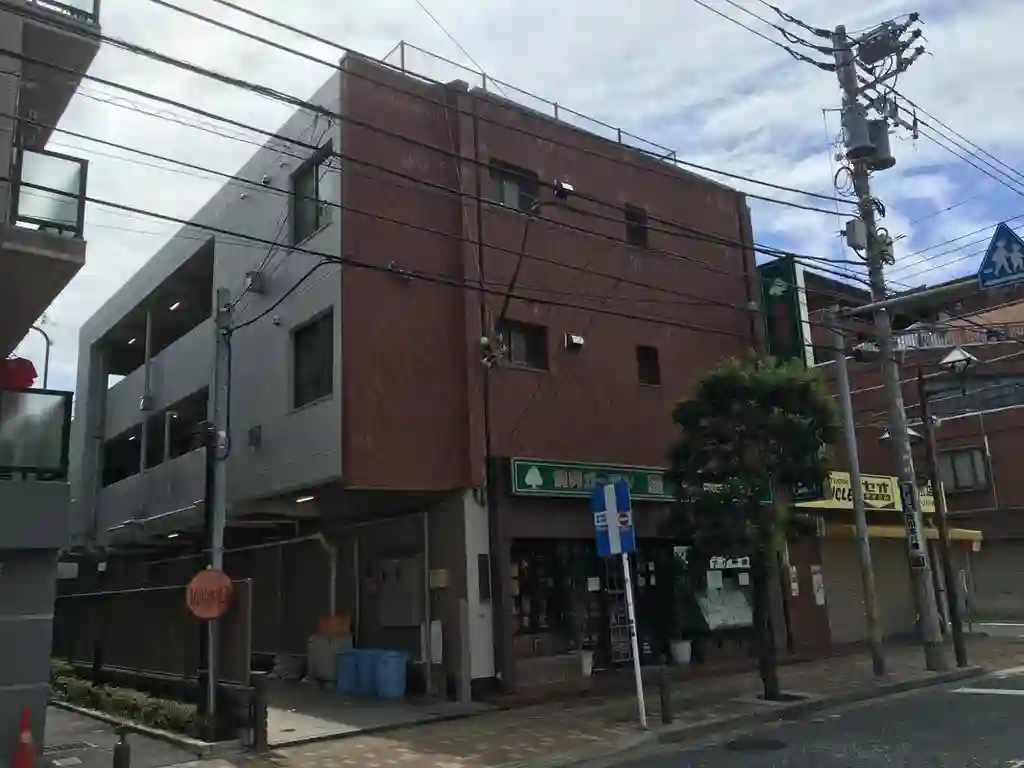 里見サンリビング 外観