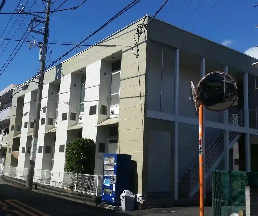 レオパレスシェル・ブラン久地 外観