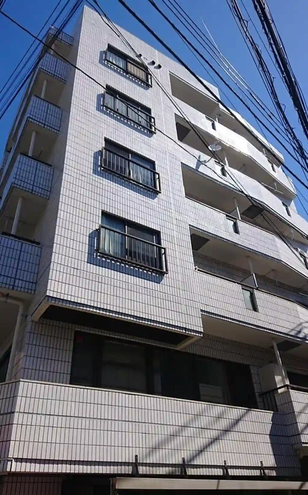 フロムファーストビル 外観
