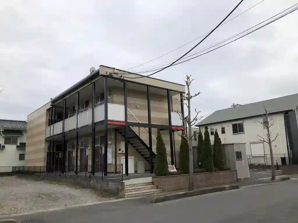 レオパレスワカバ 外観