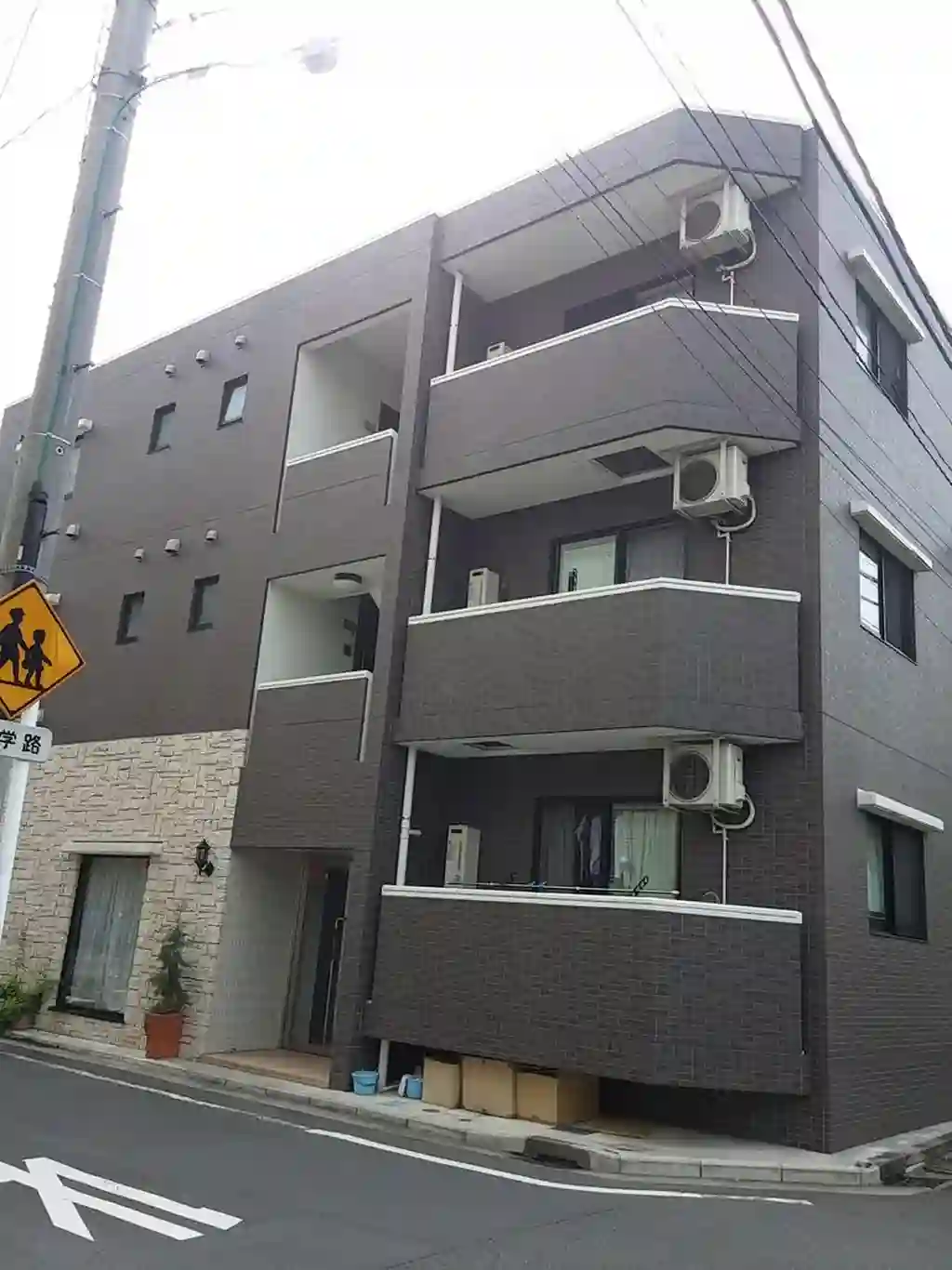 カリス横浜 外観