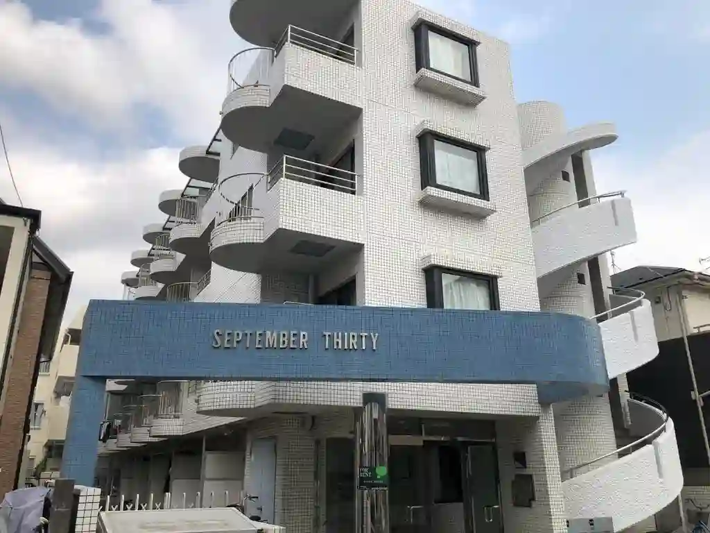 セプテンバーサーティ 外観