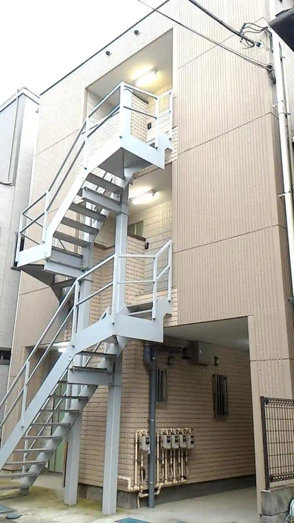 アヴィエール日進 外観