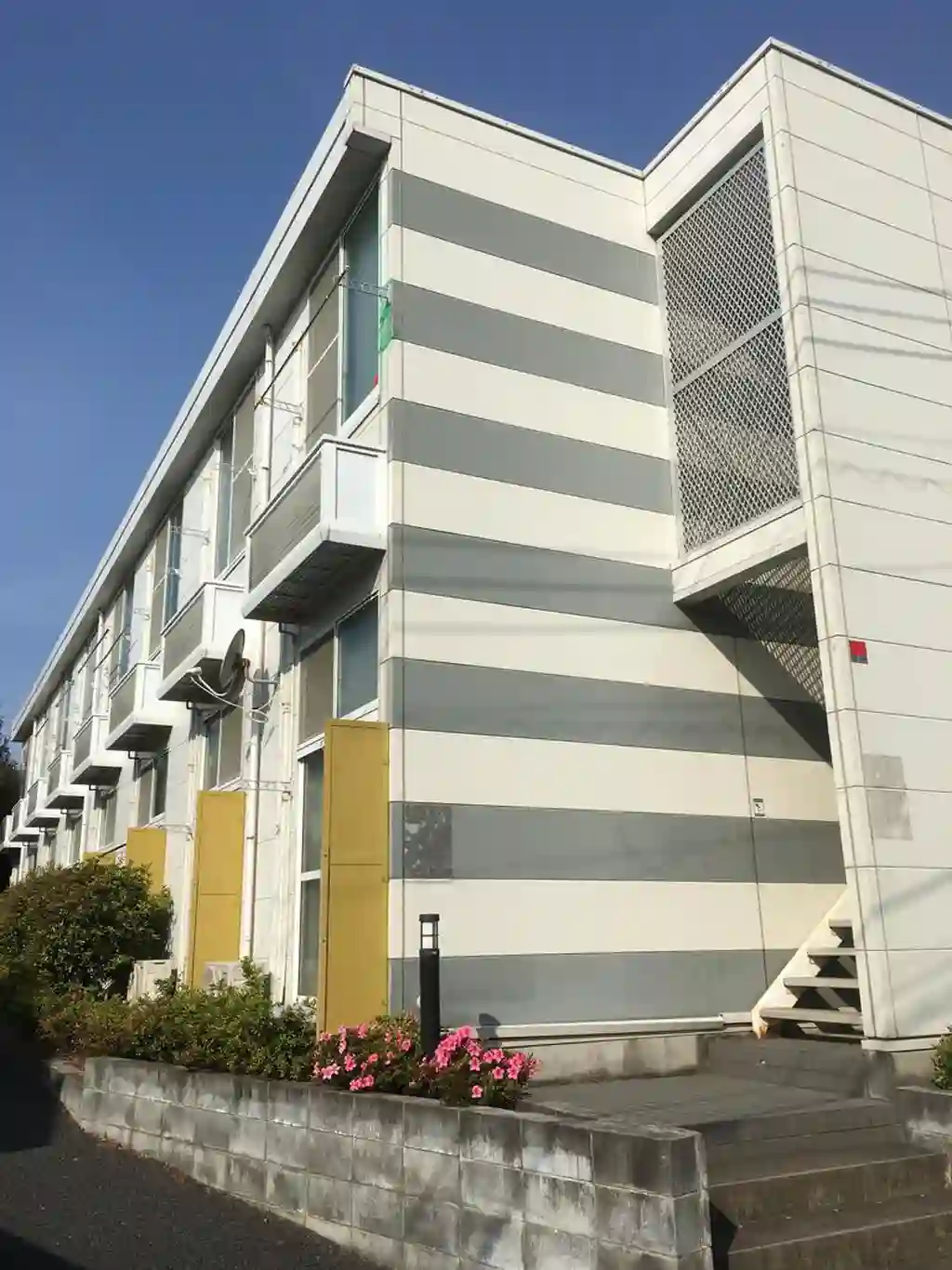 レオパレスJUNA鵠沼 外観