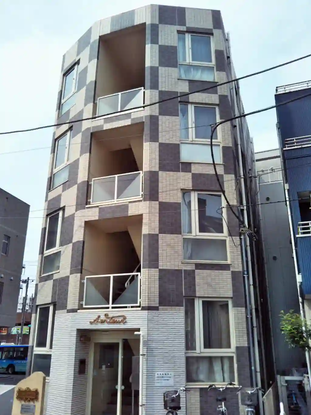 サントゥール 外観