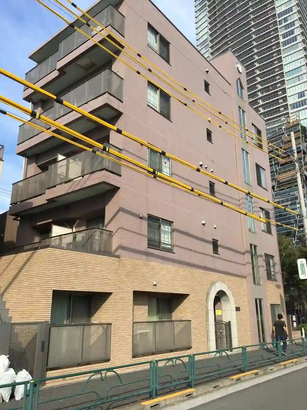 リラ石本 外観