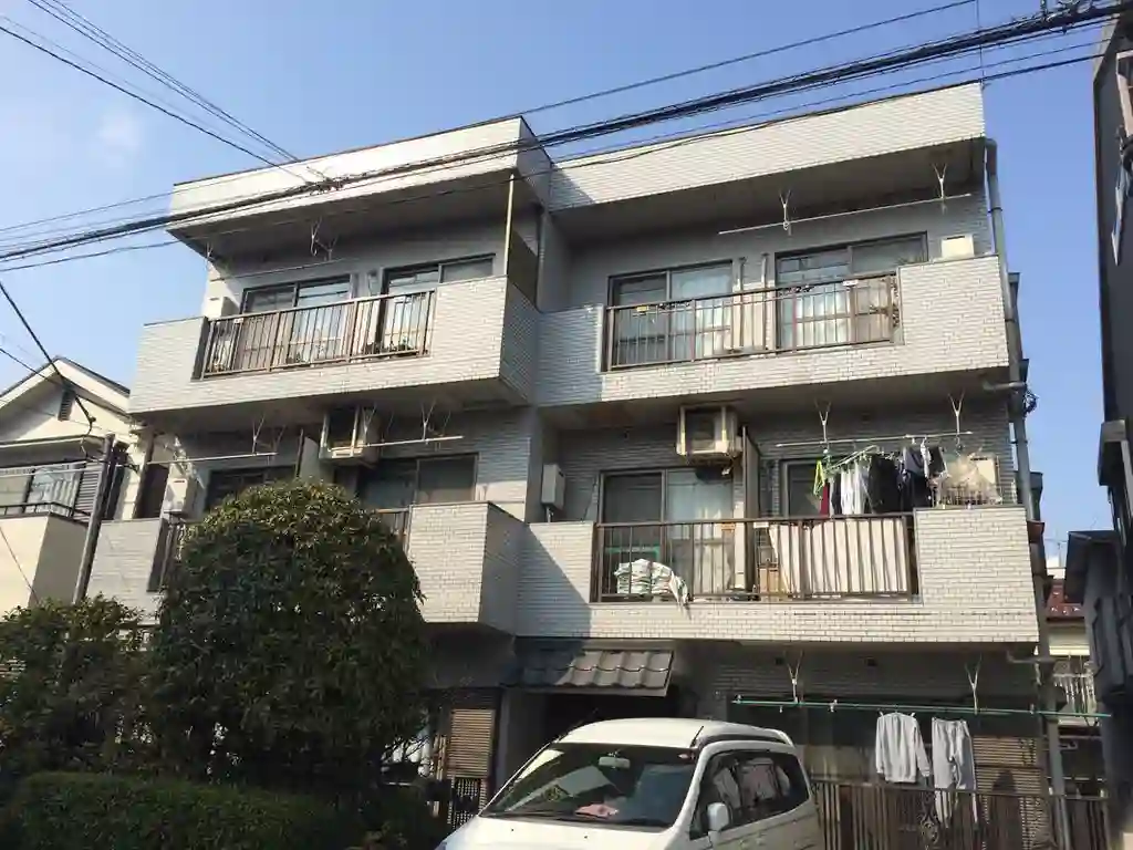 カーサイトー 外観