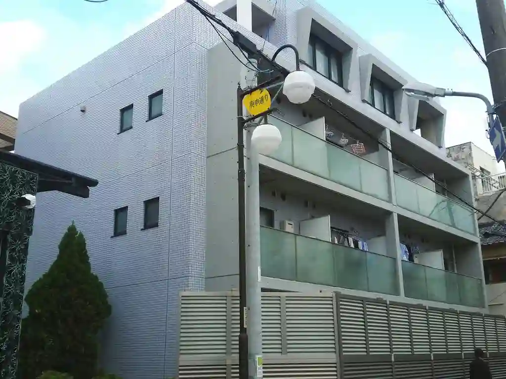 イズム 外観