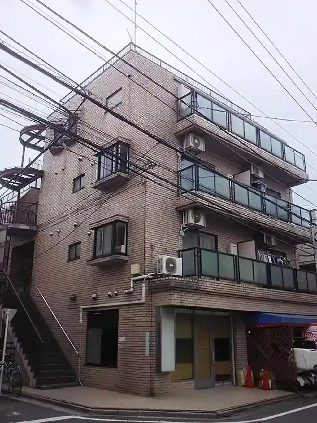 P.F.ANDO 外観