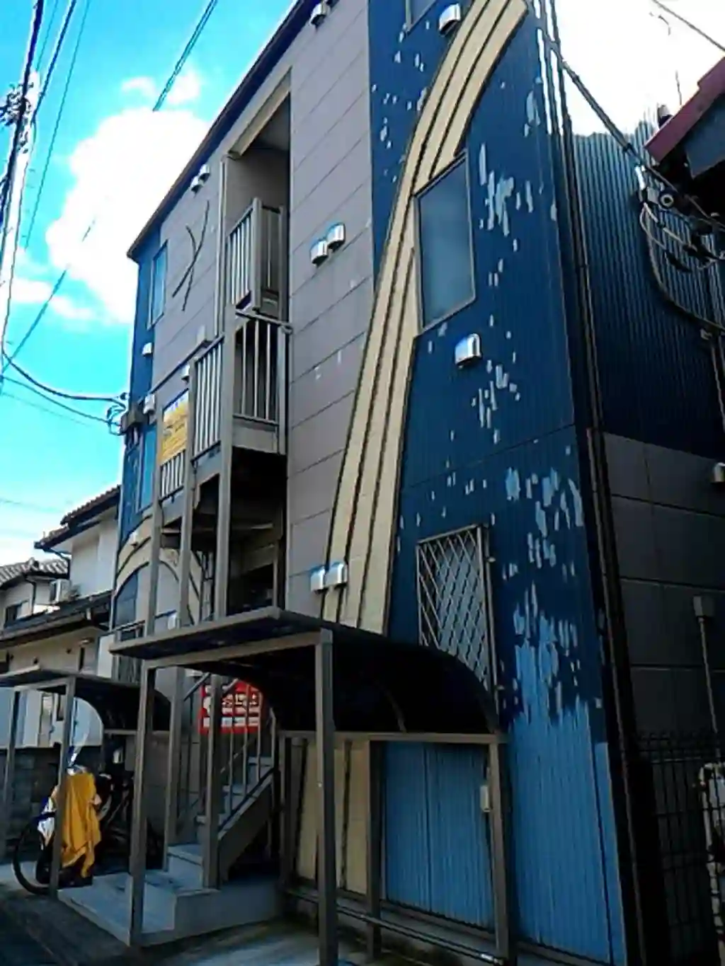 コモド 外観