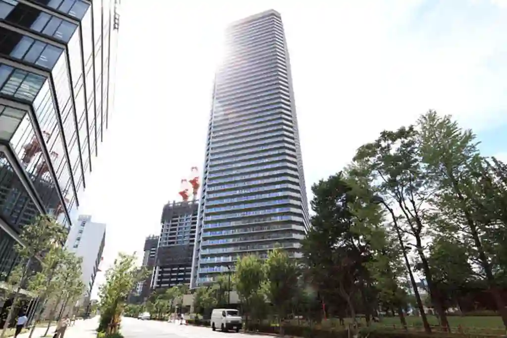 DEUX TOURS WEST 外観
