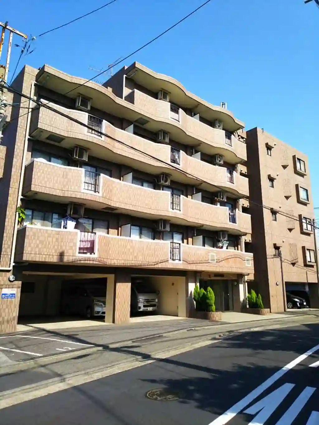 ファミーレ昭和 外観